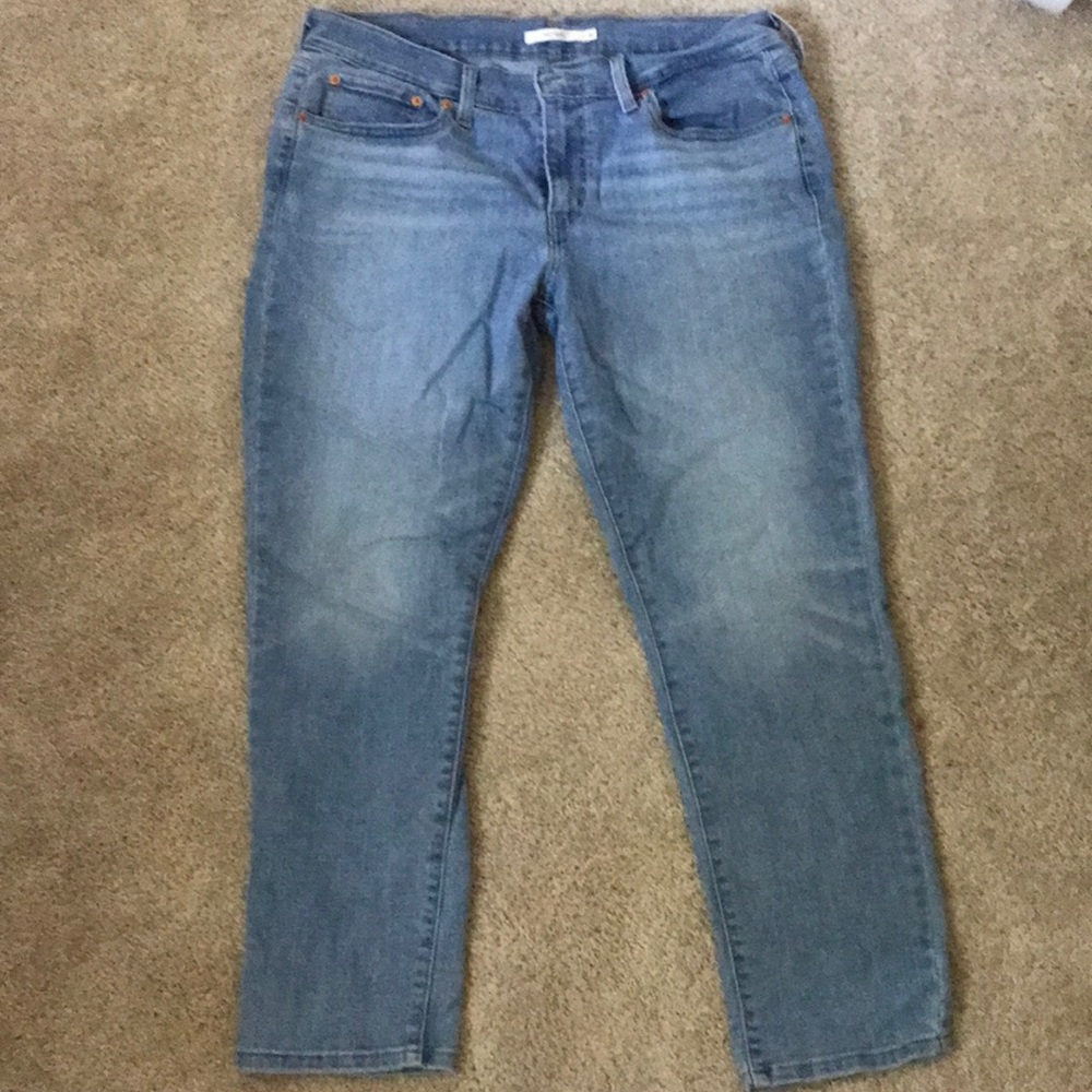 Levi’s boyfriend jeans